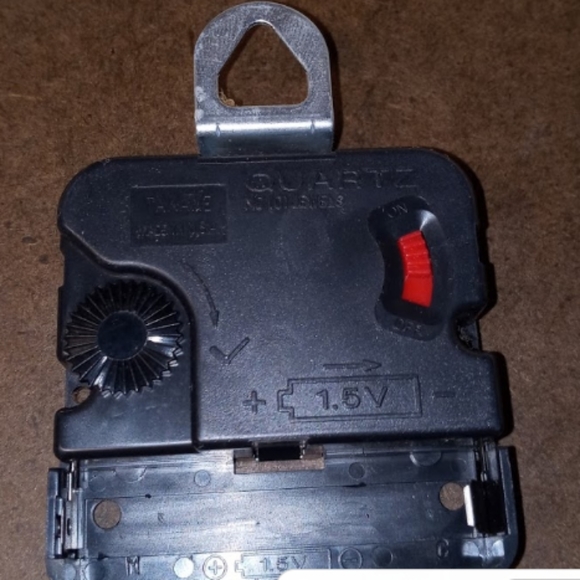 🍐Cast Stone Square Pear Clock - Picture 6 of 6